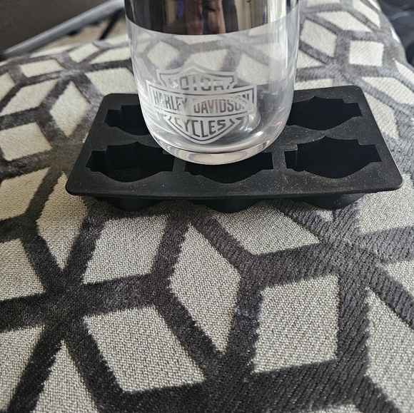 Harley Davidson Glass Set - Picture 6 of 6